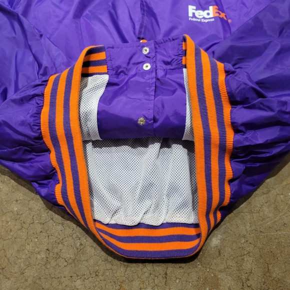 Rare 1997 Looney Tunes x Fed Ex Track Bomber Jacket - Large - Picture 3 of 8